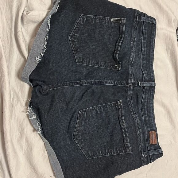 Pre Loved Paige cuffed jean shorts - Picture 7 of 7